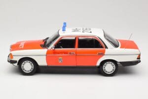 Mercedes 200 W123 Ambulans Vit Norev 1:18 183834 Metall — bild 7 av 8