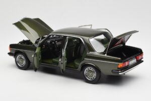 Mercedes 200 W123 Cypress Grön Metallic Återförsäljarupplaga Norev 1:18 B66040654 Metall — bild 5 av 8