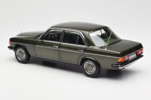 Mercedes 200 W123 Cypress Grön Metallic Återförsäljarupplaga Norev 1:18 B66040654 Metall — bild 7 av 8