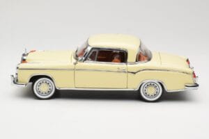 Mercedes 220 SE W128 Coupe Beige Sun Star 1:18 3562 Metall — bild 4 av 8