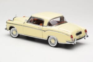 Mercedes 220 SE W128 Coupe Beige Sun Star 1:18 3562 Metall — bild 7 av 8