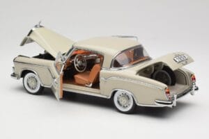 Mercedes 220 SE W128 Coupe Ljusgrå Sun Star 1:18 3568 Metall — bild 5 av 8