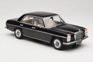 Mercedes 220D W115 Svart MCG 1:18 MCG18117 Metall — bild 4 av 6