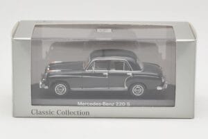 Mercedes 220S W180 Ljusgrå Minichamps 1:43 B66040534 Metall — bild 4 av 4