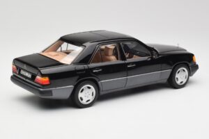 Mercedes 230E W124 AMG Wheels Svart Limited Edition Norev 1:18 183950 Metall — bild 3 av 12