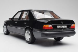 Mercedes 230E W124 AMG Wheels Svart Limited Edition Norev 1:18 183950 Metall — bild 10 av 12