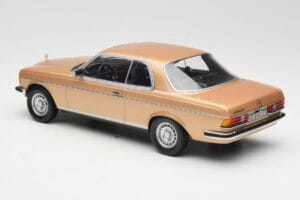 Mercedes 280 CE C123 Guld Norev 1:18 183587 Metall — bild 5 av 6