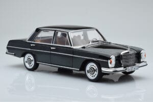 Mercedes 280 SE W108 Grön Norev 1:18 183935 Metall — bild 6 av 8