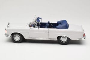 Mercedes 280 SE W111 Cabriolet Ljusgrå Norev 1:18 183530 Metall — bild 4 av 8