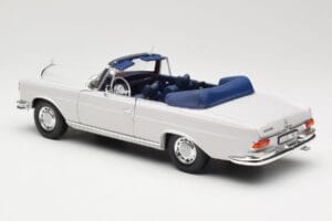 Mercedes 280 SE W111 Cabriolet Ljusgrå Norev 1:18 183530 Metall — bild 7 av 8
