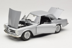Mercedes 280 SL W113 Berlina Silver Techno Giodi 1:18 F14051030 Metall — bild 2 av 8
