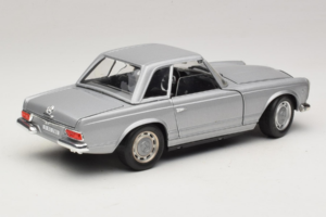 Mercedes 280 SL W113 Berlina Silver Techno Giodi 1:18 F14051030 Metall — bild 3 av 8