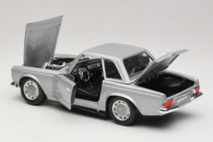 Mercedes 280 SL W113 Berlina Silver Techno Giodi 1:18 F14051030 Metall — bild 5 av 8