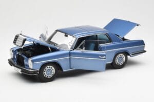 Mercedes 280C/8 W114 Coupe Blå Metallic AUTOart 1:18 76187 Metall — bild 2 av 8