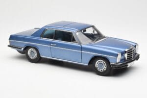 Mercedes 280C/8 W114 Coupe Blå Metallic AUTOart 1:18 76187 Metall — bild 6 av 8