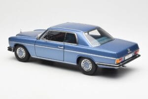 Mercedes 280C/8 W114 Coupe Blå Metallic AUTOart 1:18 76187 Metall — bild 7 av 8
