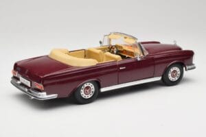 Mercedes 280SE W108 Bordeaux Röd Maisto 1:18 31811 Metall — bild 3 av 8