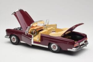 Mercedes 280SE W108 Bordeaux Röd Maisto 1:18 31811 Metall — bild 5 av 8