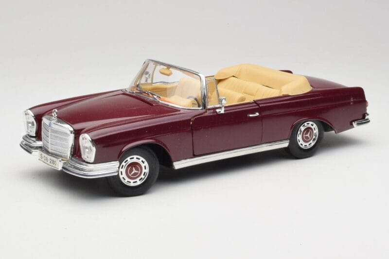 Mercedes 280SE W108 Bordeaux Röd Maisto 1:18 31811 Metall