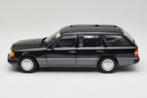 Mercedes 300 D W124 Kombi Svart Norev 1:18 183960 Metall — bild 4 av 8