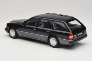 Mercedes 300 D W124 Kombi Svart Norev 1:18 183960 Metall — bild 7 av 8
