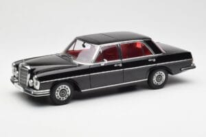 Mercedes 300 SEL 6.3 W109 Svart AUTOart 1:18 76140 Metall