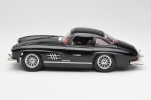 Mercedes 300 SL W198 Svart Bburago 1:18 35791 Metall — bild 4 av 8
