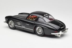 Mercedes 300 SL W198 Svart Bburago 1:18 35791 Metall — bild 7 av 8