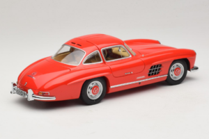 Mercedes 300 SL Gullwing Röd Minichamps 1:18 180039001 Metall — bild 3 av 8