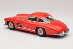 Mercedes 300 SL Gullwing Röd Minichamps 1:18 180039001 Metall — bild 7 av 8