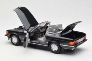Mercedes 300 SL R107 Svart Pearl Återförsäljarupplaga Norev 1:18 B66040678 Metall — bild 7 av 10