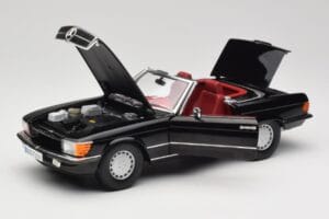 Mercedes 300 SL R107 Svart Norev 1:18 183511 Metall — bild 2 av 8