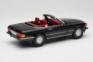 Mercedes 300 SL R107 Svart Norev 1:18 183511 Metall — bild 3 av 8