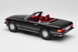 Mercedes 300 SL R107 Svart Norev 1:18 183511 Metall — bild 7 av 8