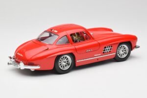 Mercedes 300 SL Röd Bburago 1:18 3015 Metall — bild 3 av 8