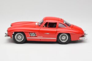 Mercedes 300 SL Röd Bburago 1:18 3015 Metall — bild 4 av 8