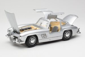 Mercedes 300 SL Silver Bburago 1:18 3013 Metall — bild 2 av 8