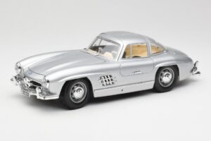 Mercedes 300 SL Silver Bburago 1:18 3013 Metall