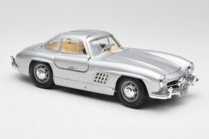 Mercedes 300 SL Silver Bburago 1:18 3013 Metall — bild 6 av 8