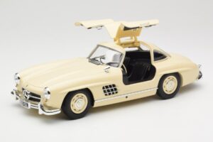 Mercedes 300 SL W198 Kräm Minichamps 1:18 110037212 Metall — bild 2 av 8