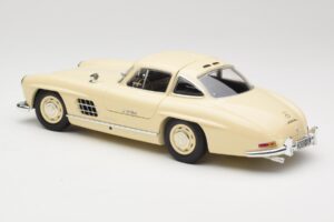 Mercedes 300 SL W198 Kräm Minichamps 1:18 110037212 Metall — bild 7 av 8