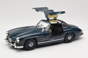 Mercedes 300 SL W198 Gullwing Mörkblå Minichamps 1:18 110037216 Metall — bild 2 av 8