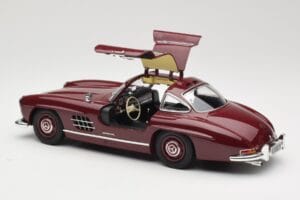 Mercedes 300 SL W198 Gullwing Mörkröd Minichamps 1:18 110037218 Metall — bild 5 av 8