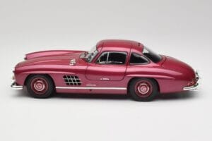 Mercedes 300 SL W198 Eldröd Minichamps 1:18 180039008 Metall — bild 4 av 8