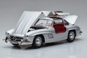 Mercedes 300 SL W198 Gullwing Norev 1:18 183850 Metall — bild 2 av 8