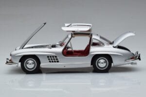 Mercedes 300 SL W198 Gullwing Norev 1:18 183850 Metall — bild 4 av 8