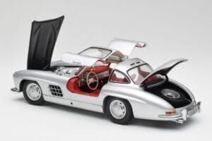 Mercedes 300 SL W198 Gullwing Silver Minichamps 1:18 180039000 Metall — bild 5 av 8