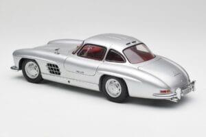 Mercedes 300 SL W198 Gullwing Silver Minichamps 1:18 180039000 Metall — bild 7 av 8