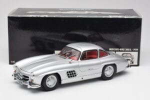 Mercedes 300 SL W198 Gullwing Silver Minichamps 1:18 180039000 Metall — bild 8 av 8