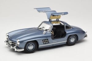 Mercedes 300 SL W198 Gullwing Light Blue Metallic Minichamps 1:18 110037220 Metall — bild 2 av 8